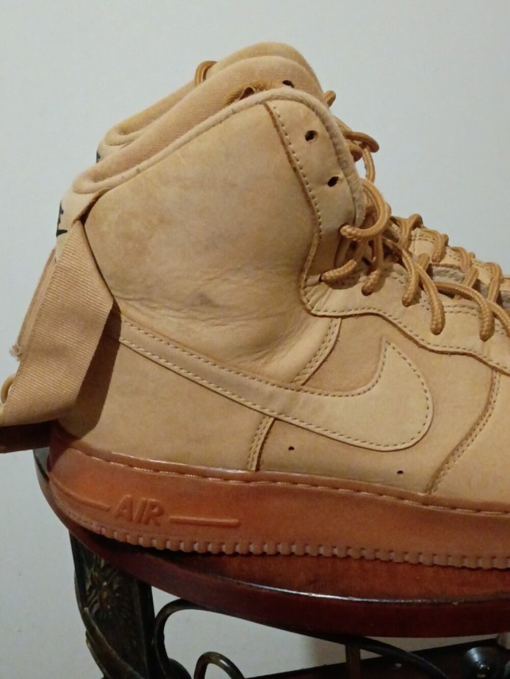 Nike Air Force 1 High ’07 Flax Wheat Men’s Size 12 Suede Sneakers Tan Gum Sole - Picture 4 of 13